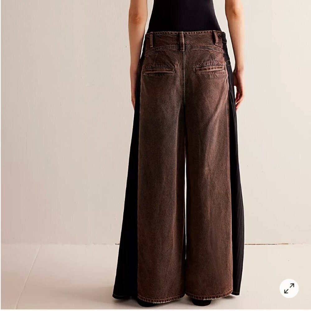 NWT We The Free Gwenyth Low Rise Wide Leg Jeans Black/Brown Sz 26 - Picture 2 of 9